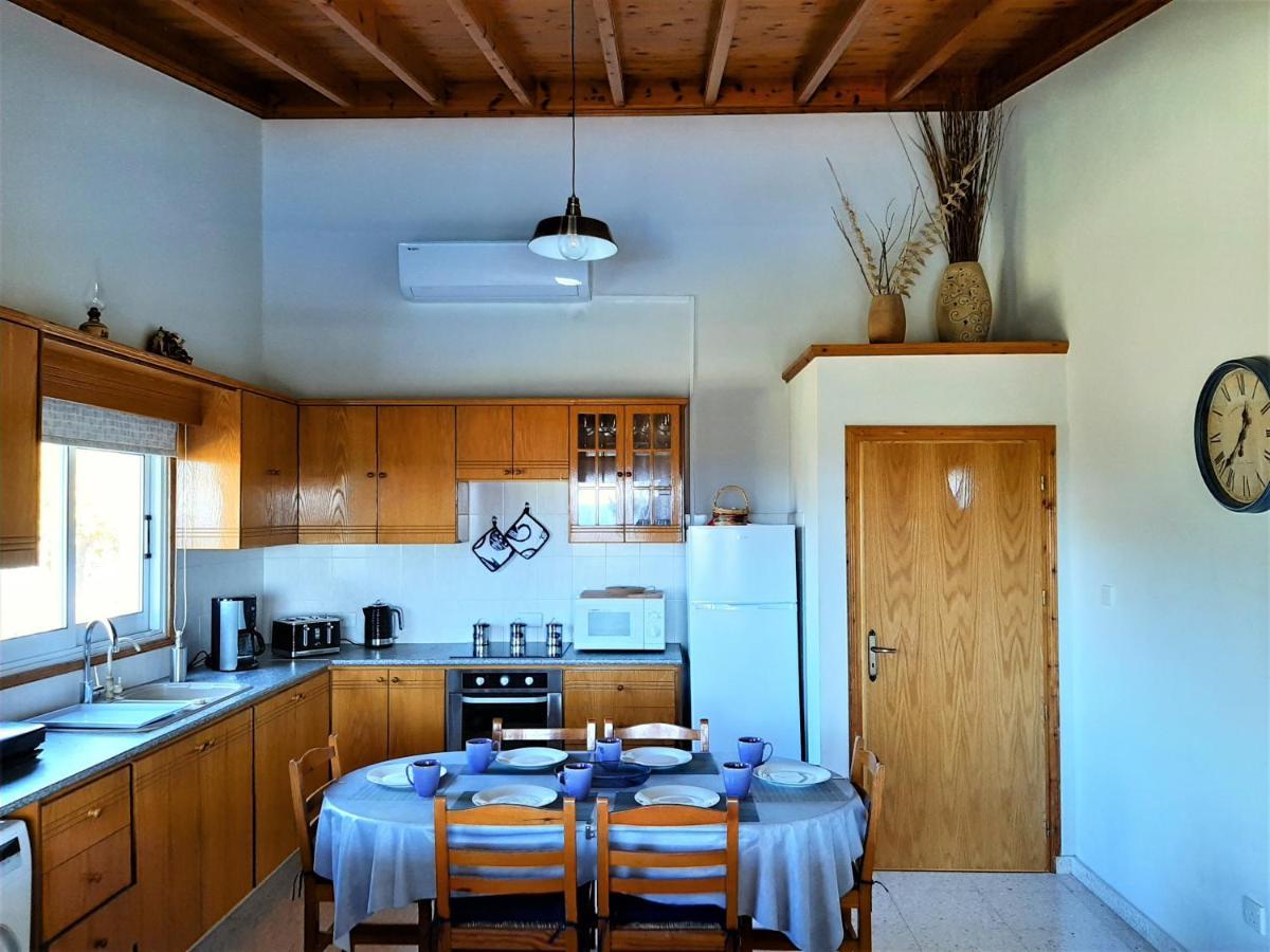 Villa Gavriel - Peyia Villa With Breathtaking Sea View, Peyia Villa With Private Pool, Secluded, Huge Outdoor Space, Mountain Views Exterior foto
